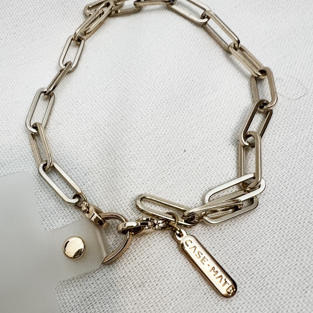 Case -Mate Phone Charm with Gold Metal Chain - Detachable Hands-Free Wrist Strap